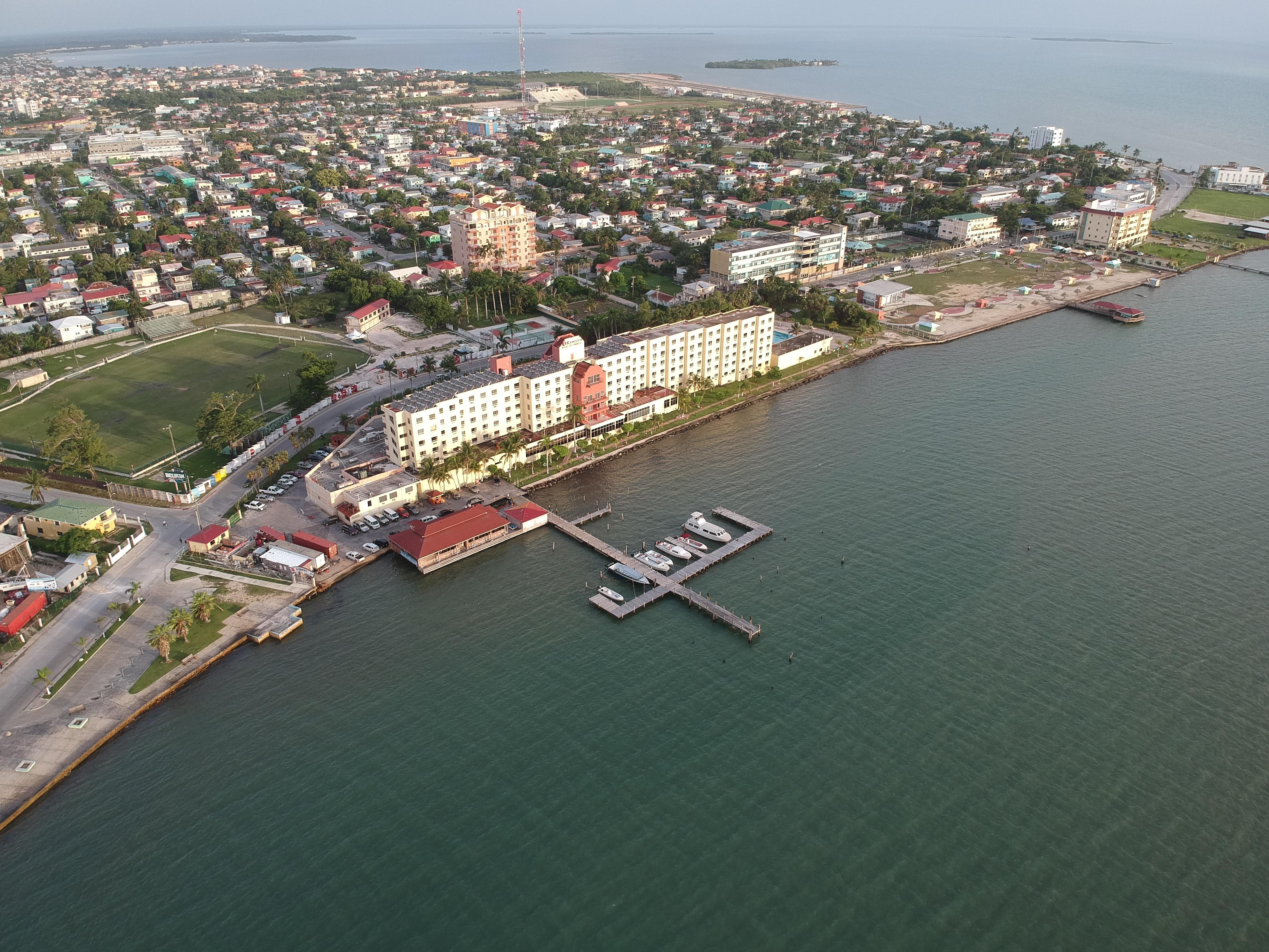 Ramada By Wyndham Princess Belize City Exterior foto