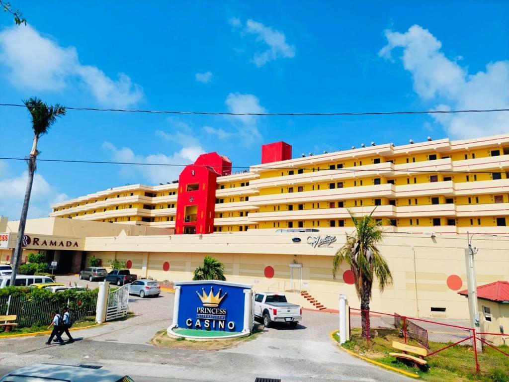 Ramada By Wyndham Princess Belize City Exterior foto