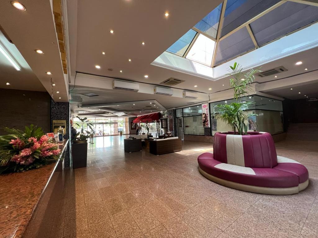 Ramada By Wyndham Princess Belize City Exterior foto